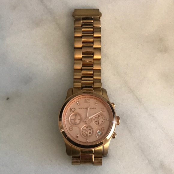 Michael Kors Rose Gold Watch - Picture 3 of 5